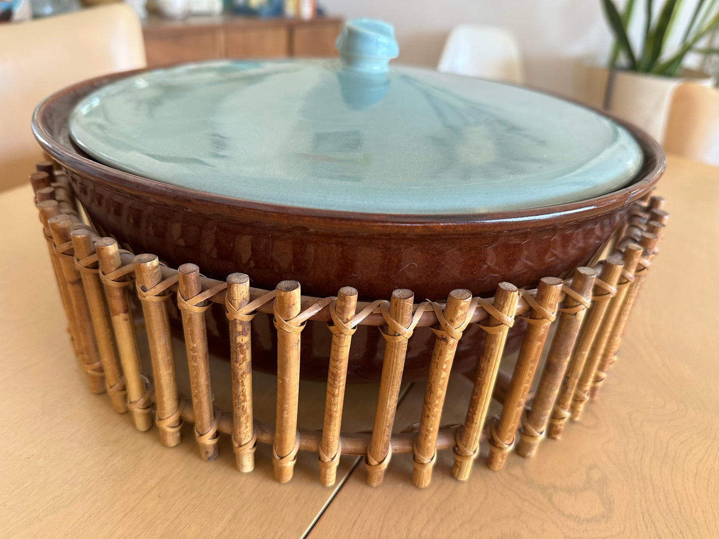 Vintage Red Wing pottery large a blue lid casserole dish with bamboo holder