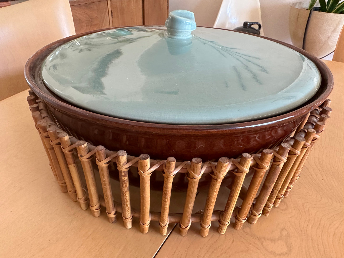 Vintage Red Wing pottery large a blue lid casserole dish with bamboo holder